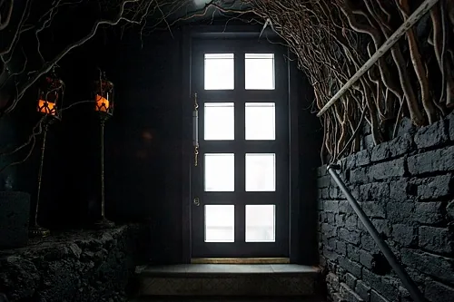 Зал — Тайник