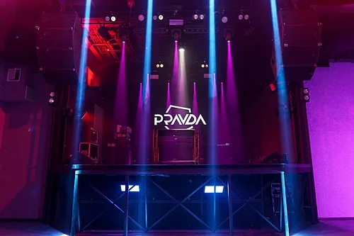 Зал — Клуб Pravda