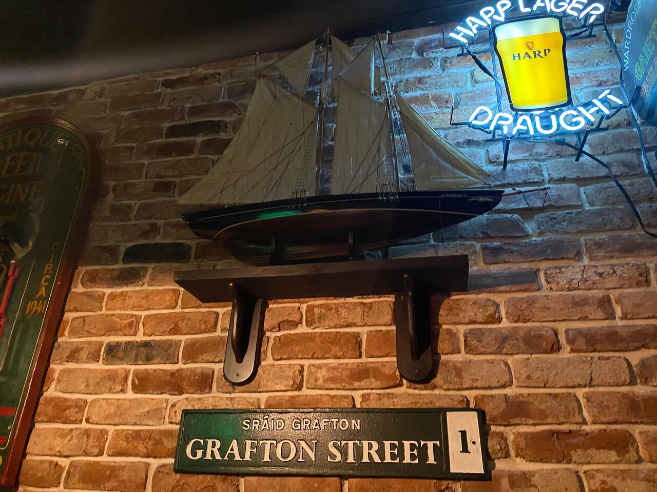 Зал — John Gilroy's Pub