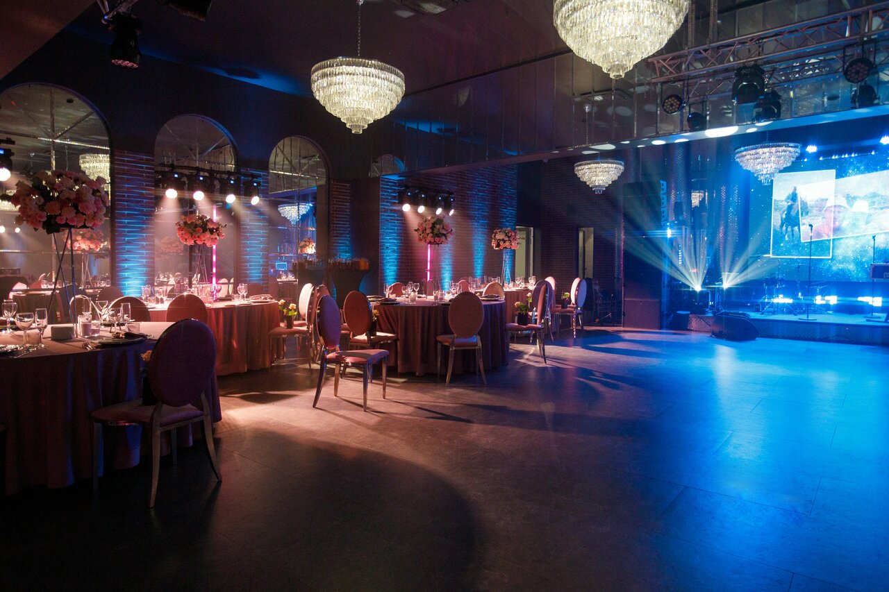 Зал — La Riva Hall