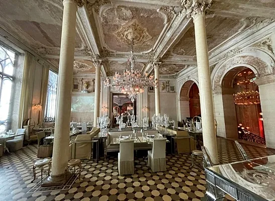 Baccarat Cristal Room, Зал — фото