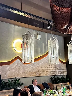 Аратта, Зал — фото