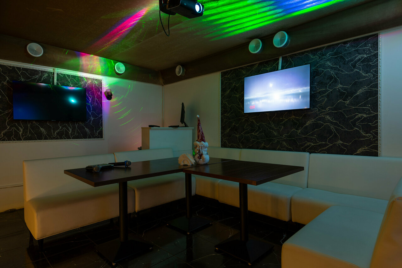 Зал — Relax Lounge