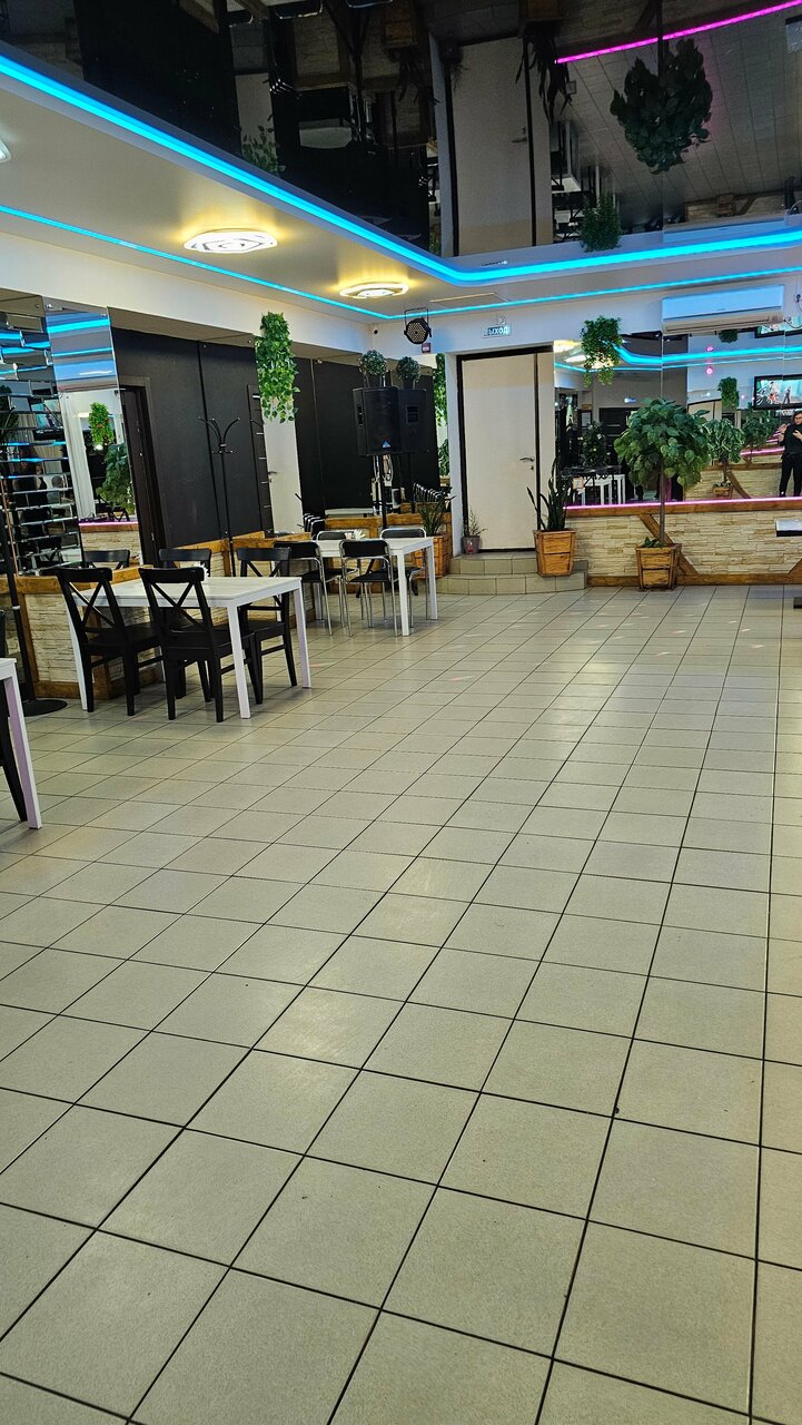 Зал — Каравелла