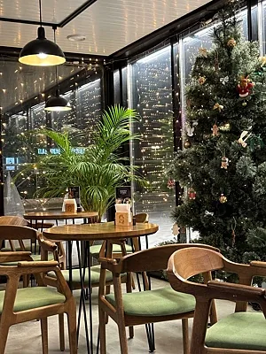 Daddy's Cafe, Зал — фото