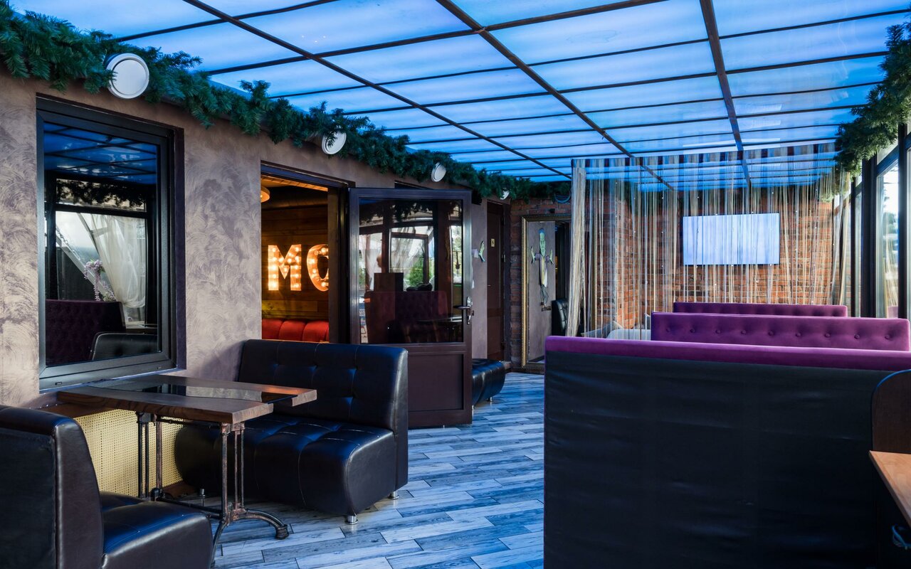 Зал — Mojo lounge