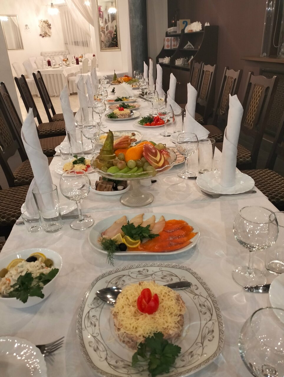 Зал — Валентино