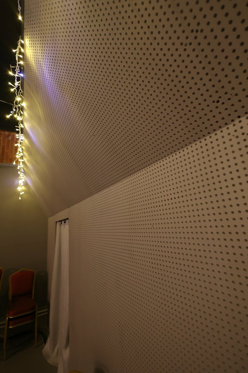 Зал — Shart Hall