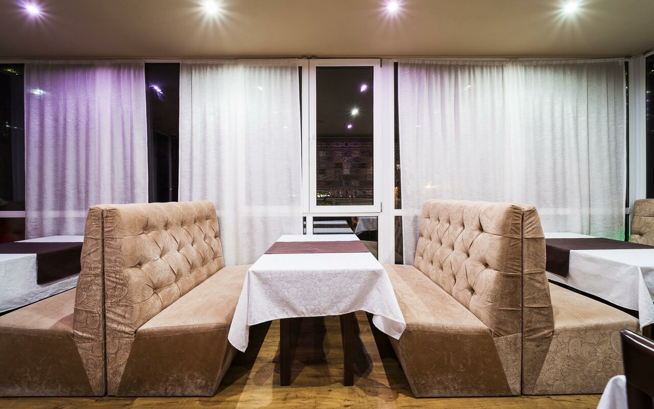 Зал — Vinograd