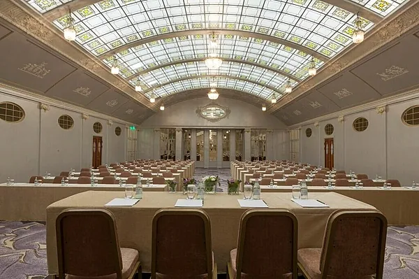Крыша, Зал — фото