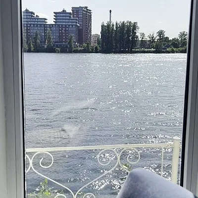 Бакинский Причал, Зал — фото