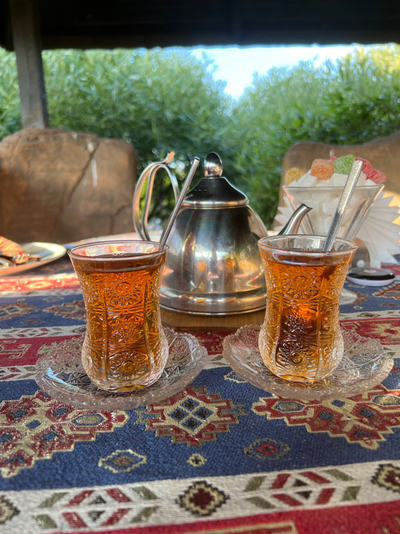 Зал — Солнечная поляна