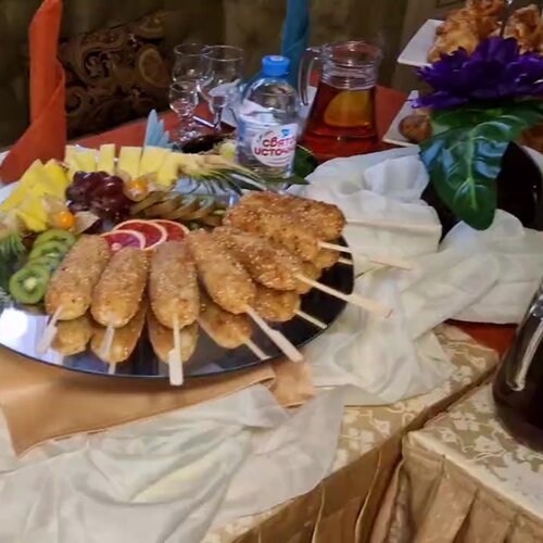 Зал — Три башни