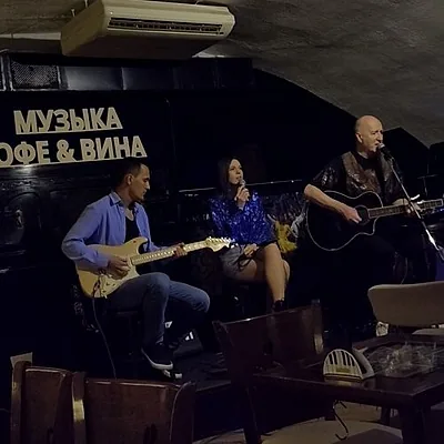 Музыка кофе и вина, Зал — фото