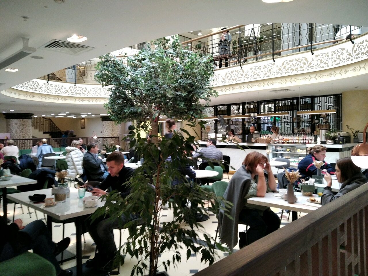 Зал — Lobby Bar
