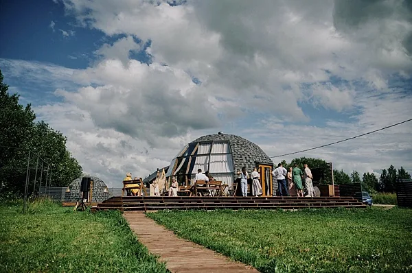 В кругу своих, Зал — фото