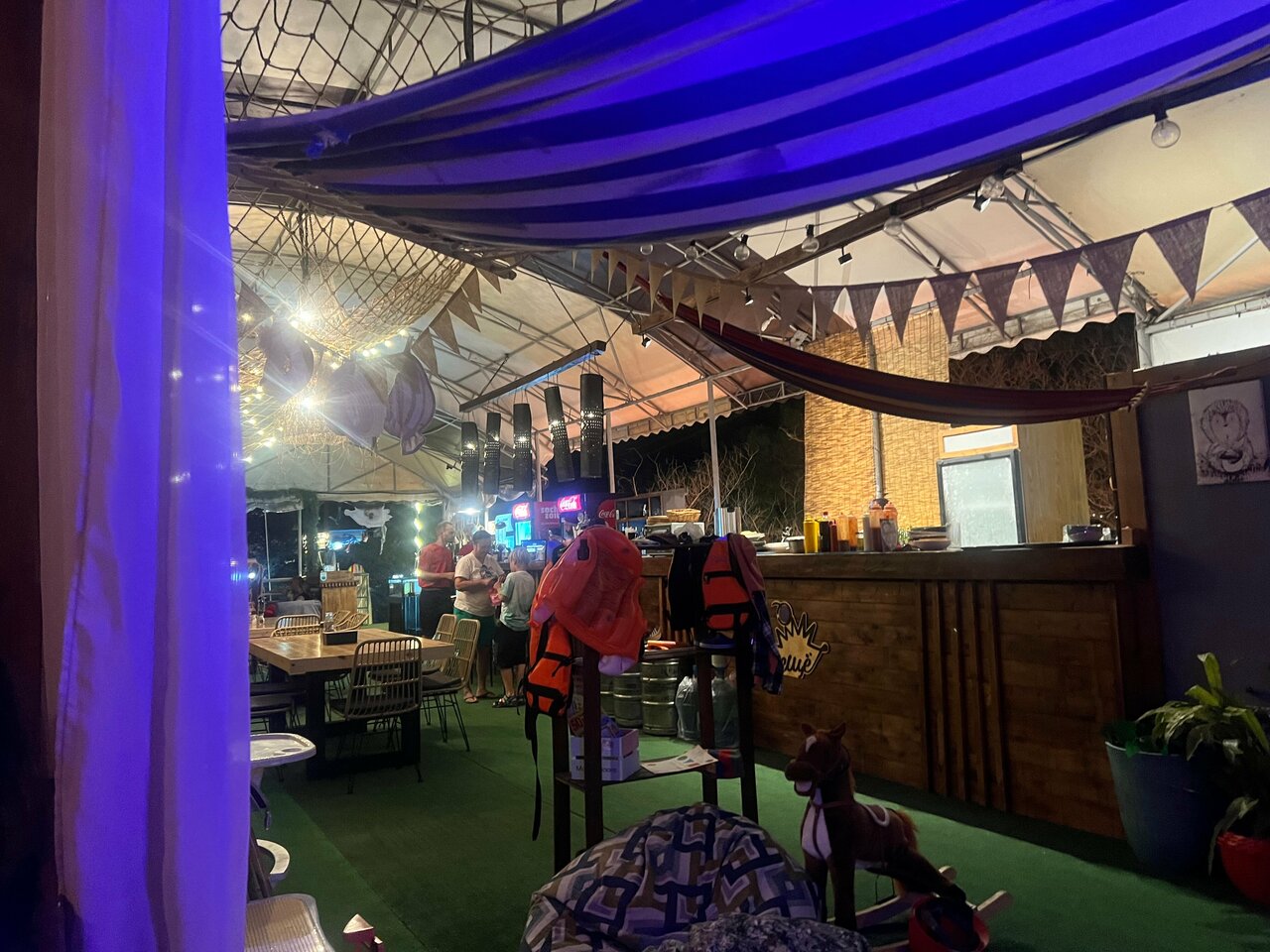 Зал — New Restobar