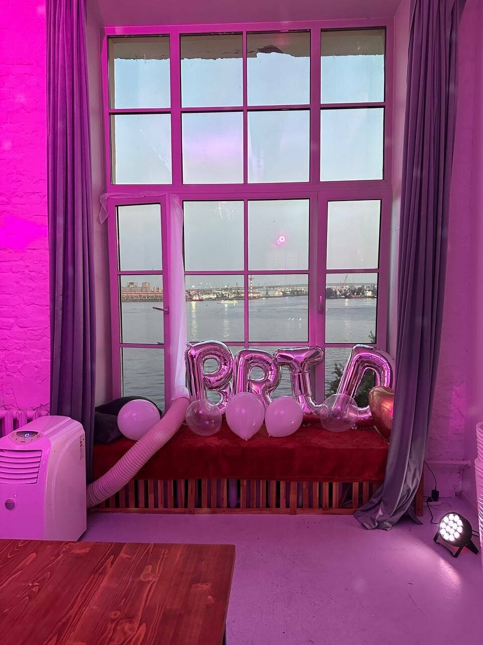 Зал — View Loft