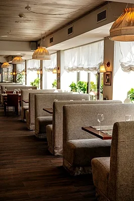 Stroganoff Bar&Grill, Зал — фото