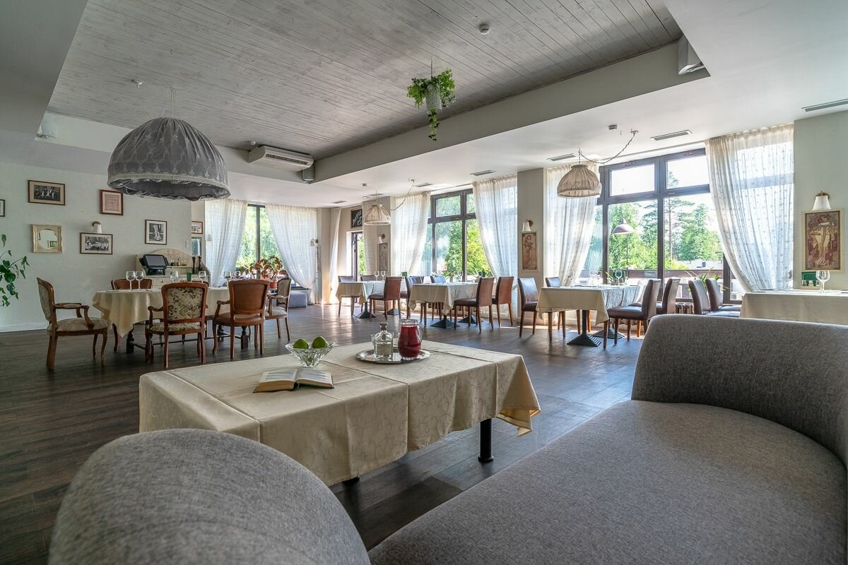 Зал — Stroganoff Bar&Grill