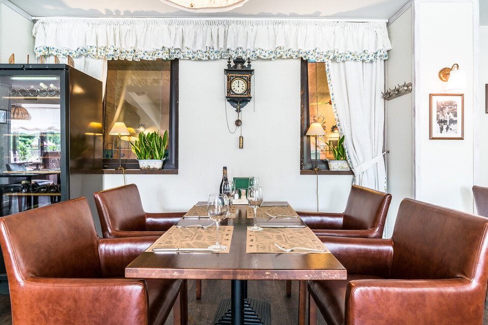 Зал — Stroganoff Bar&Grill