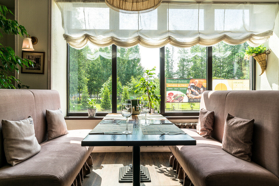 Зал — Stroganoff Bar&Grill