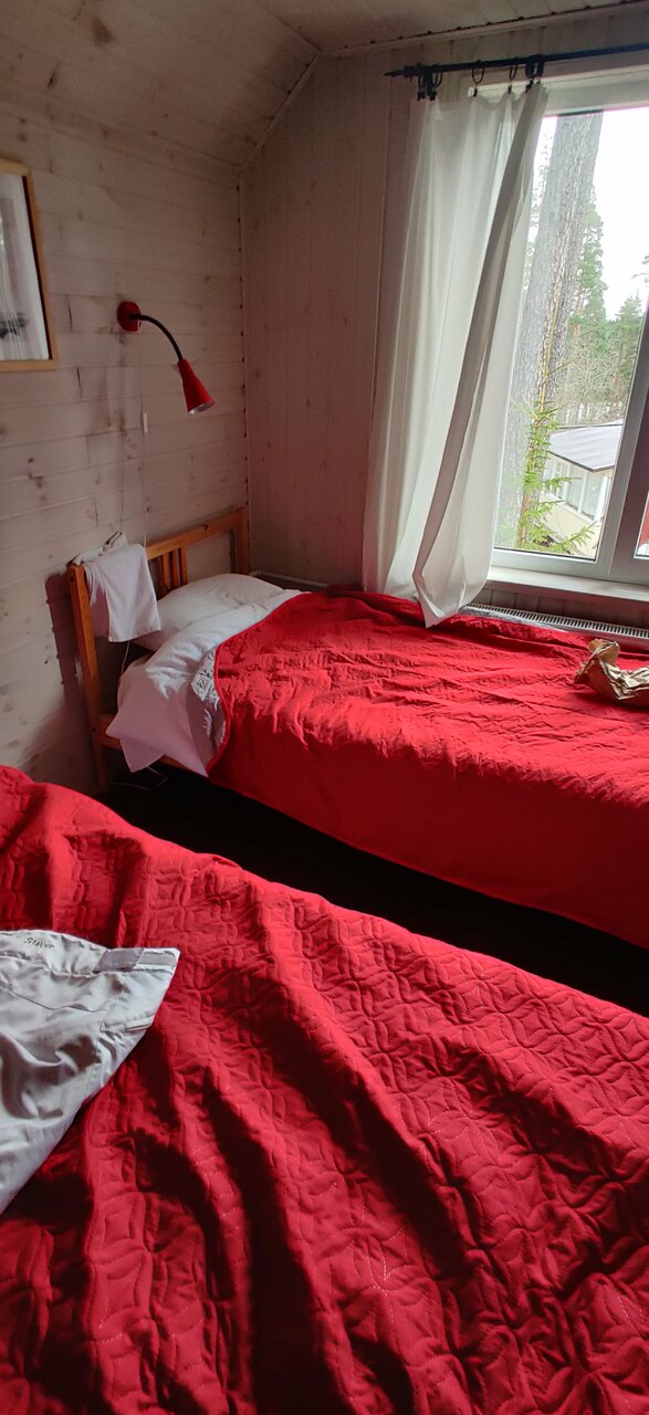 Зал — Фрегат