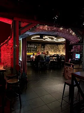 Bloody Mary Bar & Grill, Санкт-Петербург — фото площадки