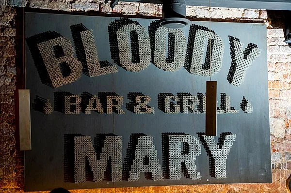 Bloody Mary Bar & Grill, Зал — фото