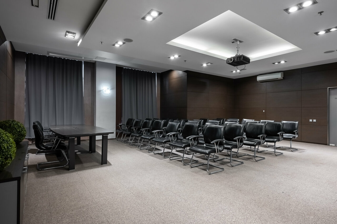 Конгресс-центр Маринс Парк Отель, Зал — фото