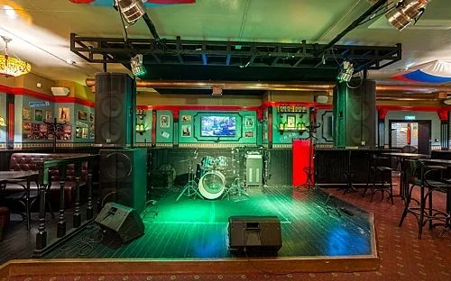 London bar, Новосибирск — фото площадки