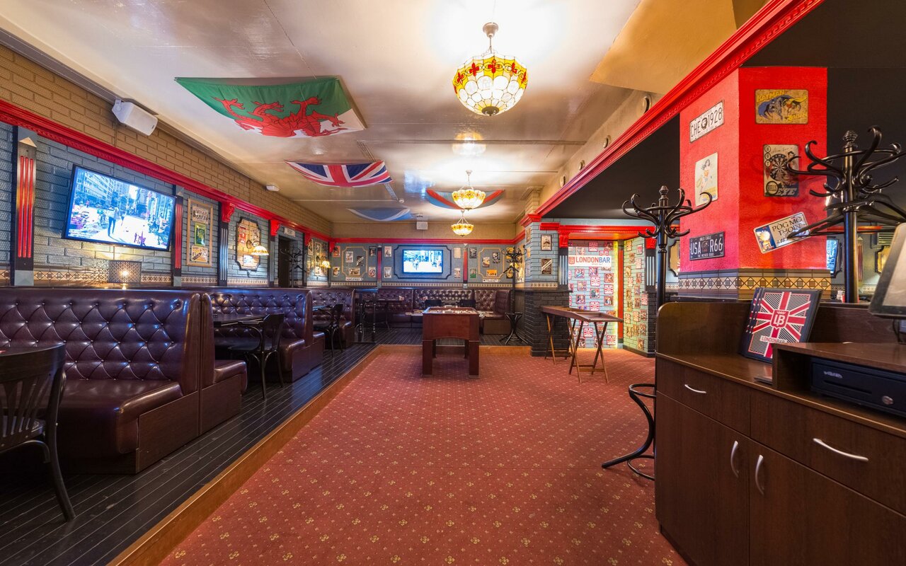 Зал — London bar