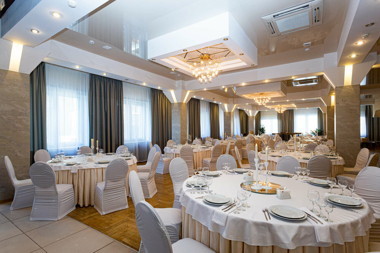 Конференц-зал Azimut Hotels — Зал, фото банкетного зала