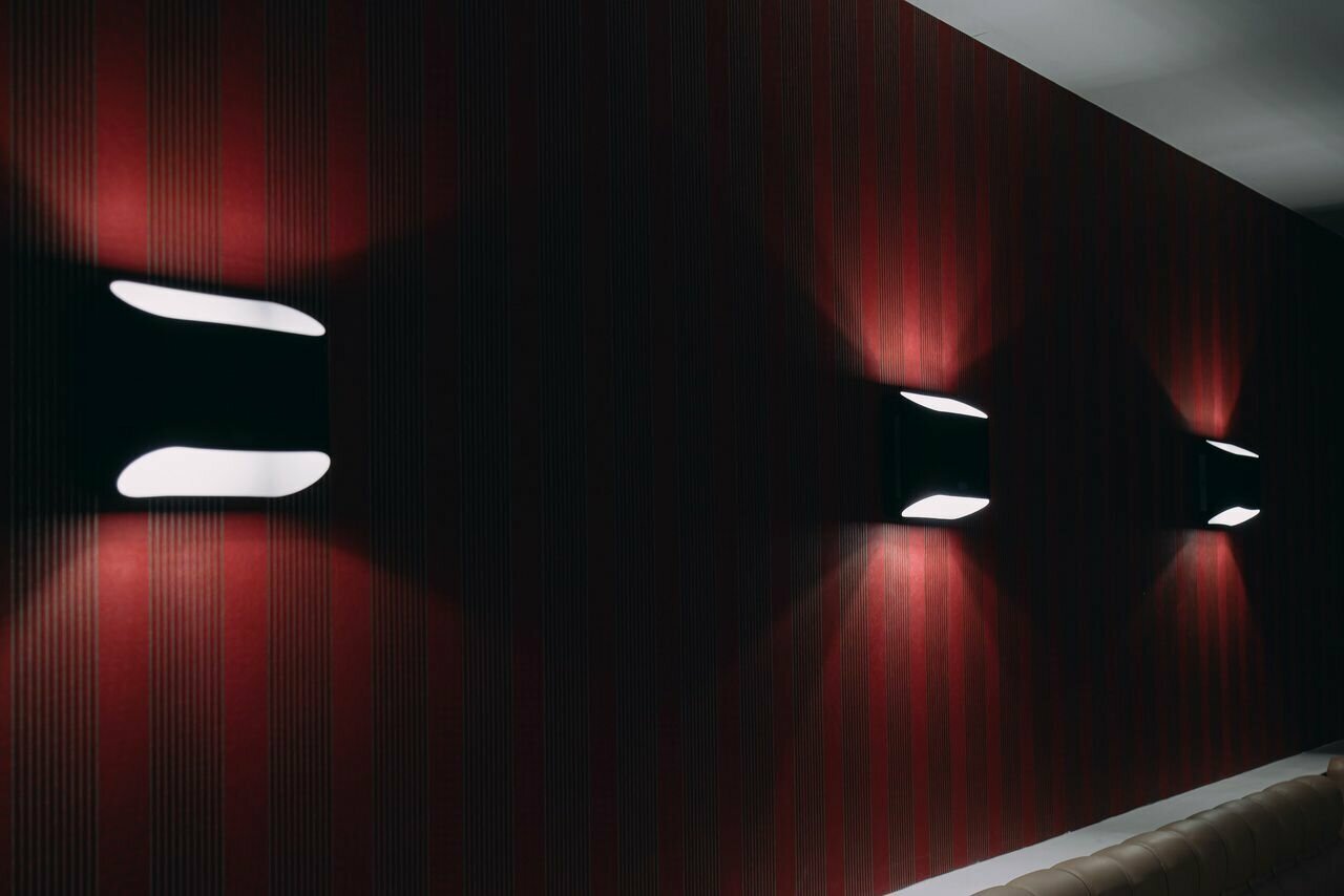 Зал — Status Music Hall