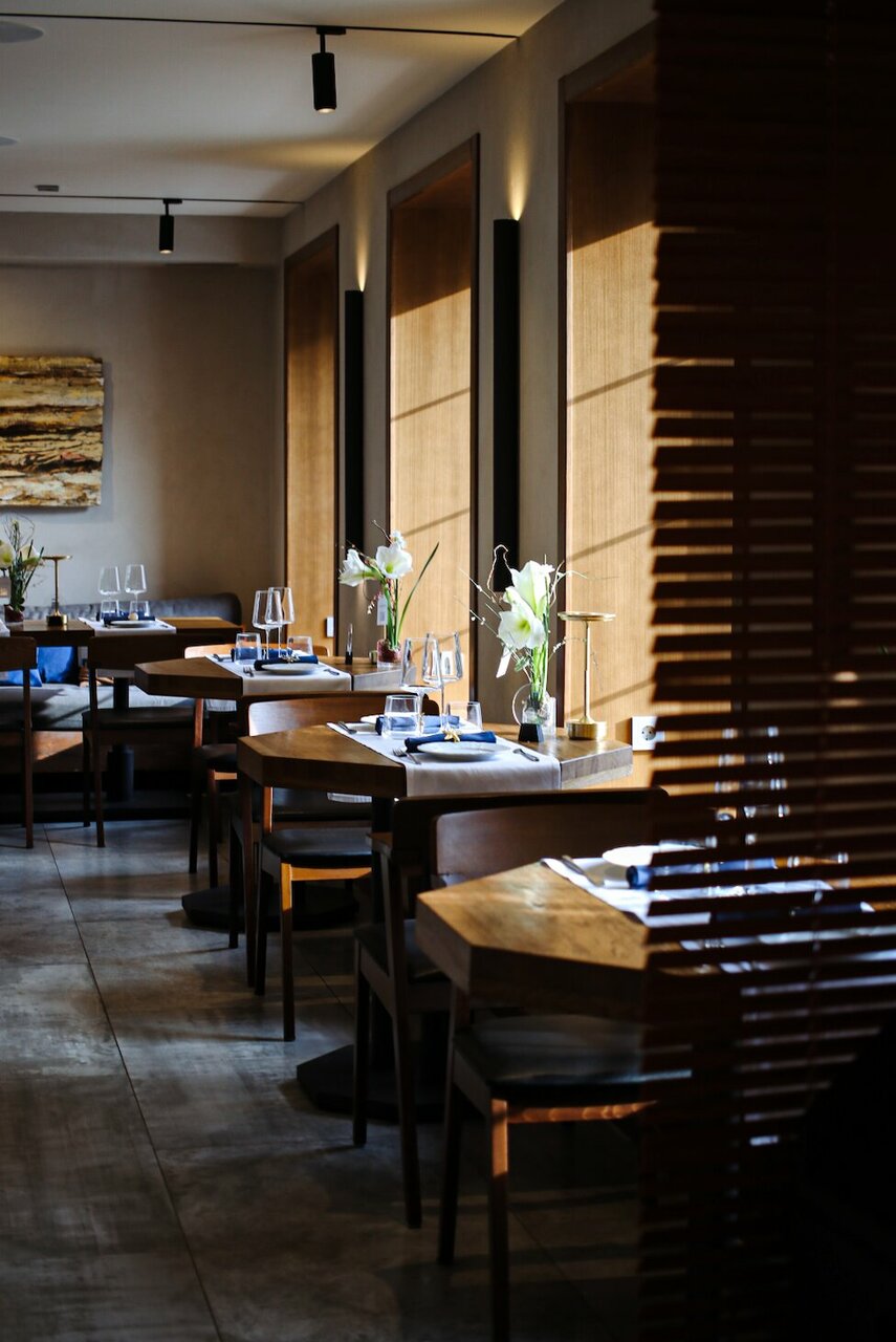 Зал — Dodici Seafood