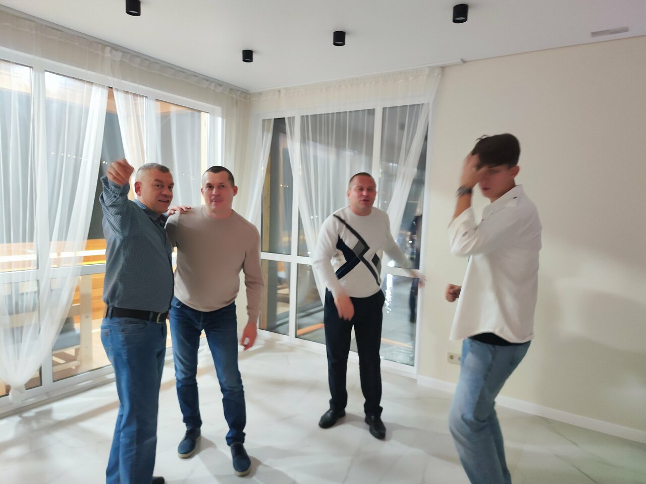 Зал — Терраса Тихая гавань