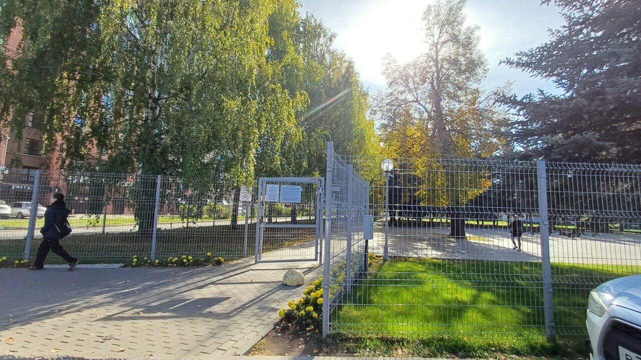 Зал — Тиара