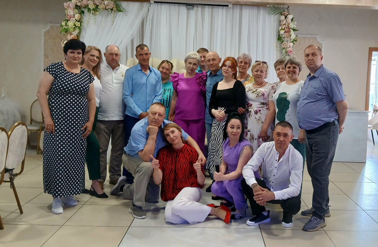 Зал — Дилижанс