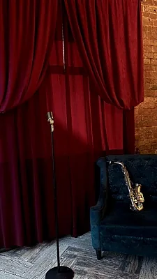 Solo, Зал — фото