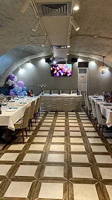33 Истории, Зал — фото