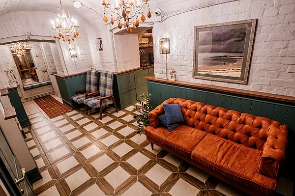 33 Истории, Зал — фото