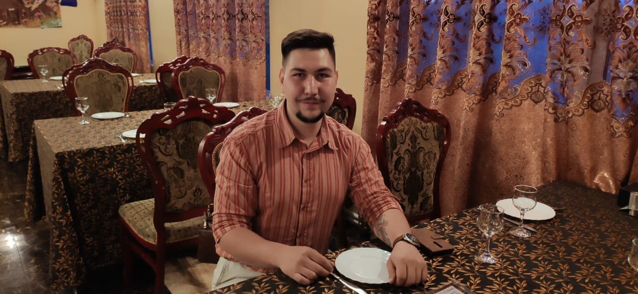 Зал — Маленькая Армения