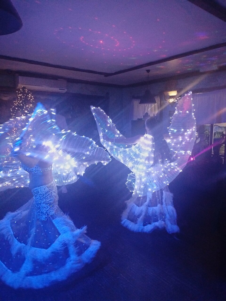 Зал — Пиросмани