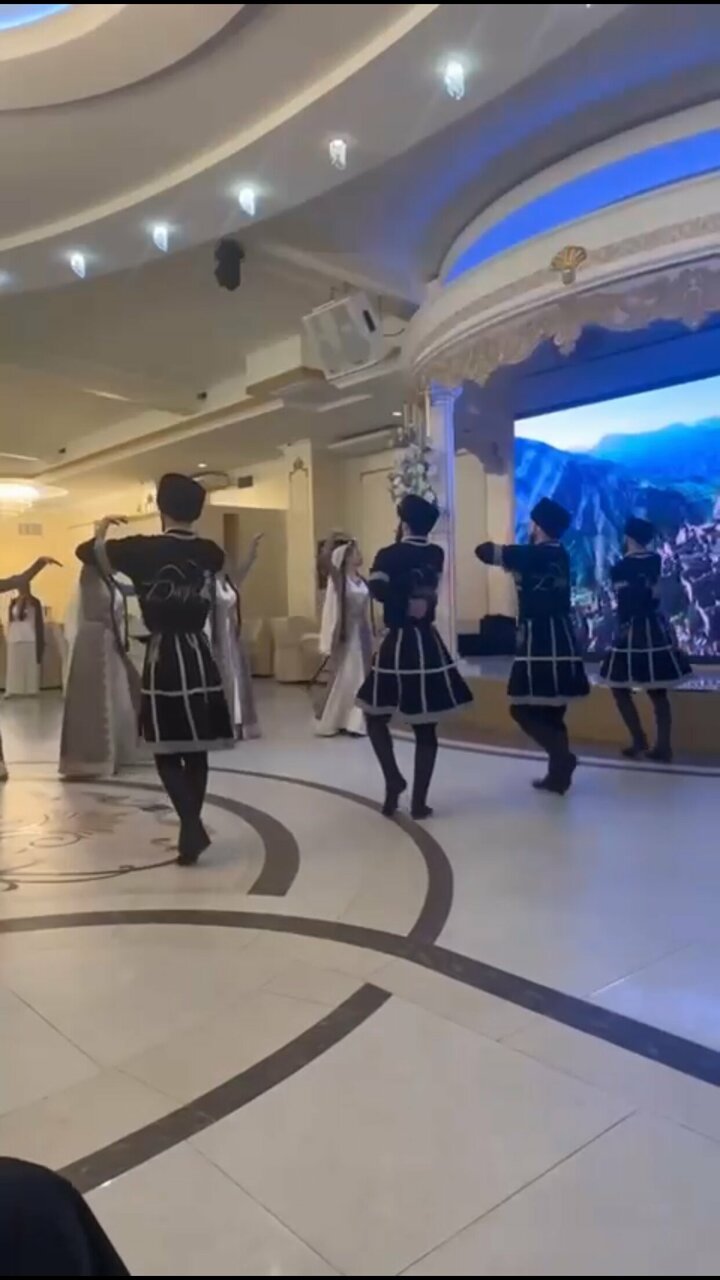 Зал — Жемчужина