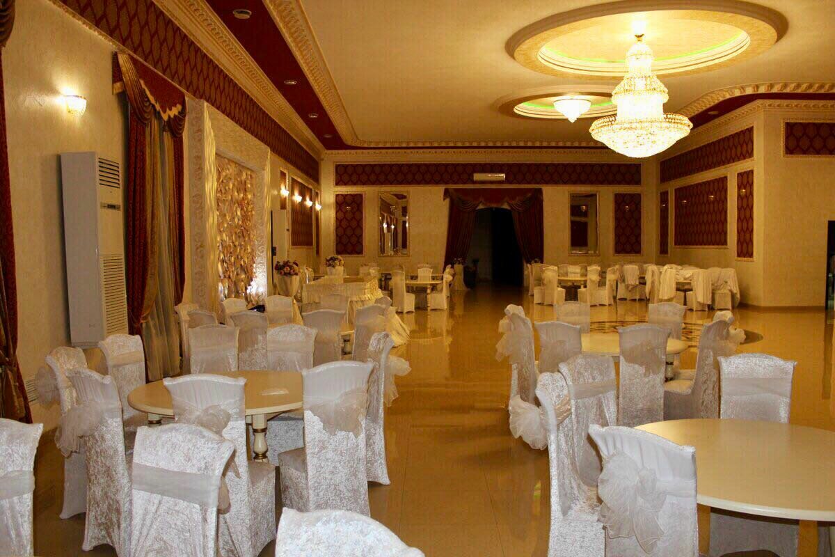 Зал — Бурка