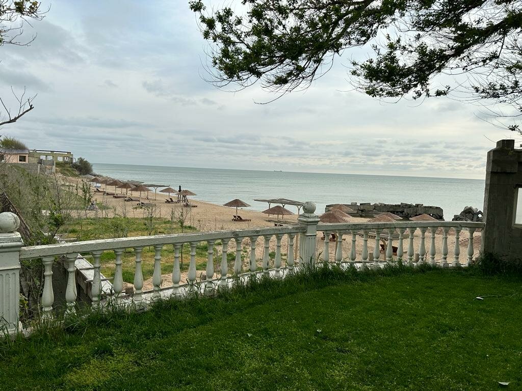 Зал — Корона