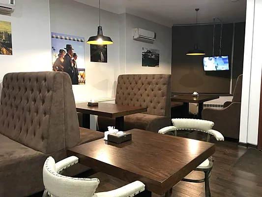 Bootlegger, Зал — фото