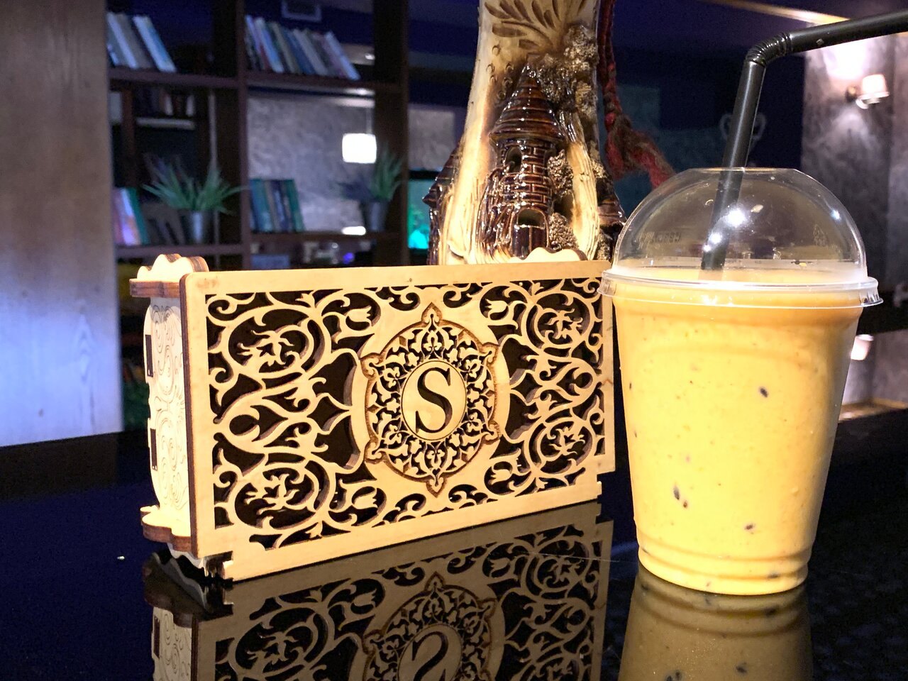 Зал — Sherbet Lounge Cafe