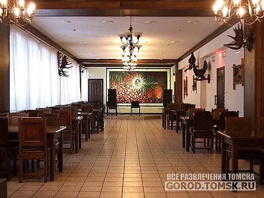 Кедр, Зал — фото