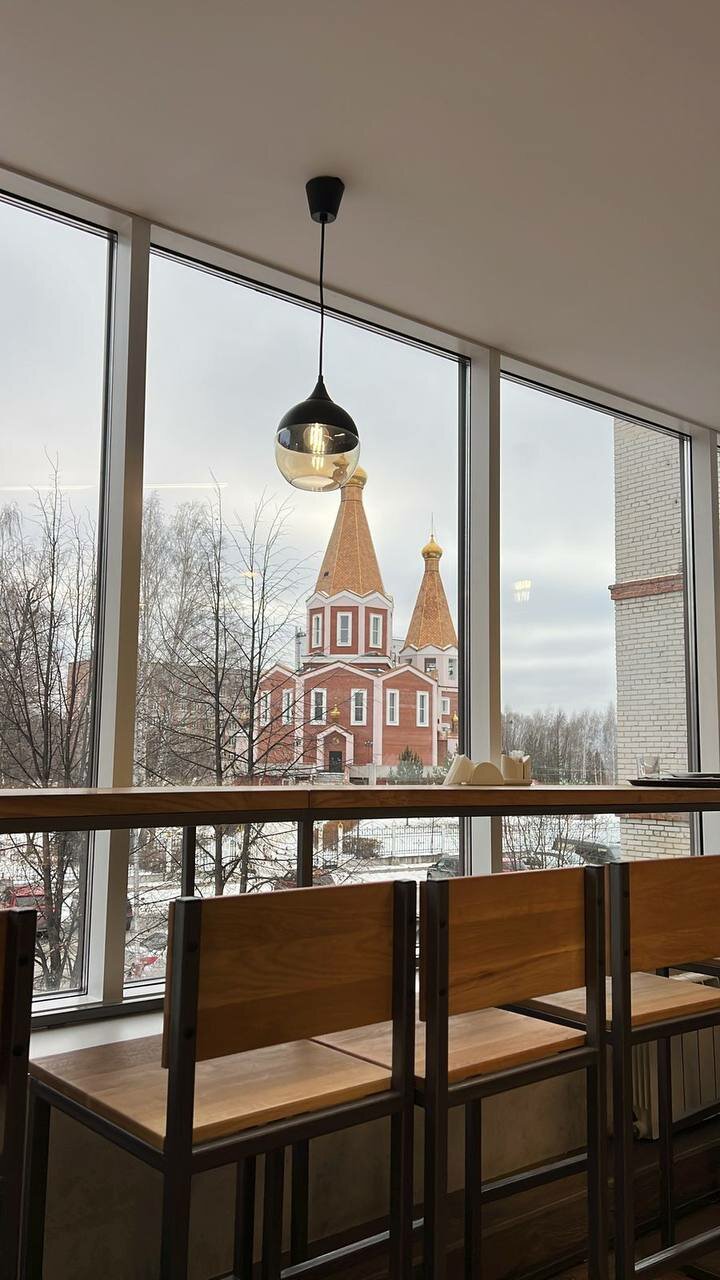 Зал — Северский самовар